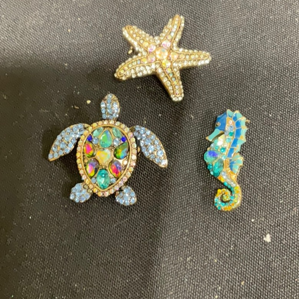 Turtle, starfish, seahorse pins